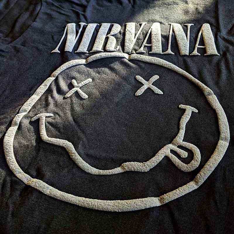 T-SHIRT NIRVANA BLACK HAPPY FACE 2